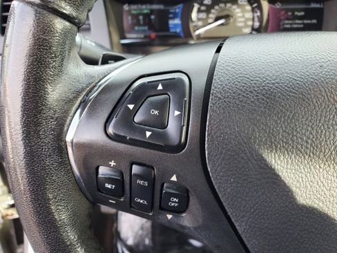 Used 2016 Lincoln MKS image 15