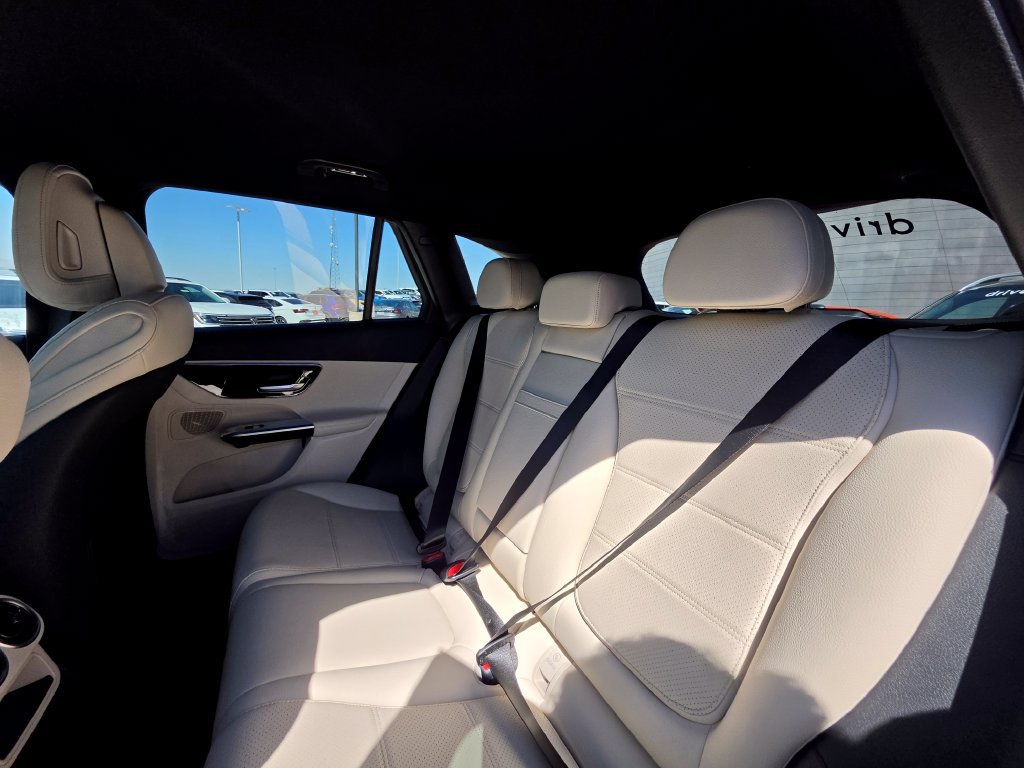 Used 2026 Mercedes-Benz GLC 300 image 21