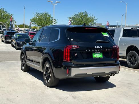 Used 2025 Kia Telluride S FWD image 4