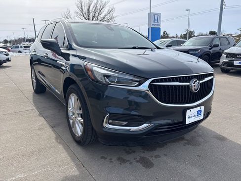 Used 2019 Buick Enclave Premium w/ Experience Buick Package image 3