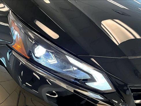 Used 2025 Nissan Altima 2.5 SR w/ SR Premium Package FWD image 26