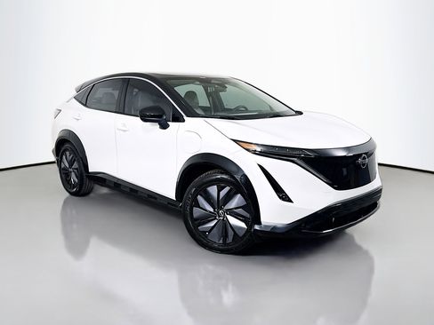 Used 2023 Nissan Ariya FWD image 16