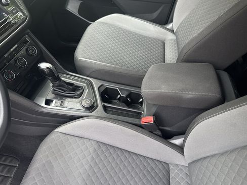 Used 2018 Volkswagen Tiguan S w/ 3rd Row Seat Package AWD/4WD image 33