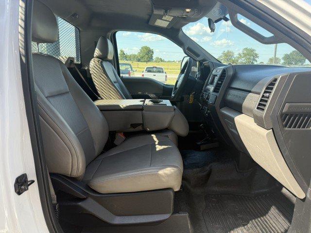 Used 2018 Ford F550 4x4 Regular Cab Super Duty image 9