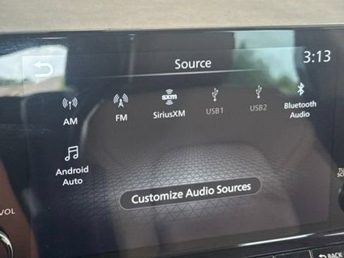 Certified 2024 Nissan Pathfinder SL w/ SL Premium Package FWD image 9