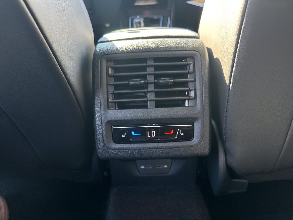 New 2027 Volkswagen Golf R Black Edition AWD/4WD image 19