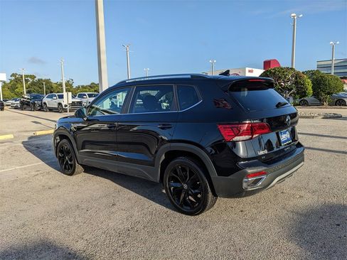 Certified 2022 Volkswagen Taos SE w/ Driver Assistance Package image 4