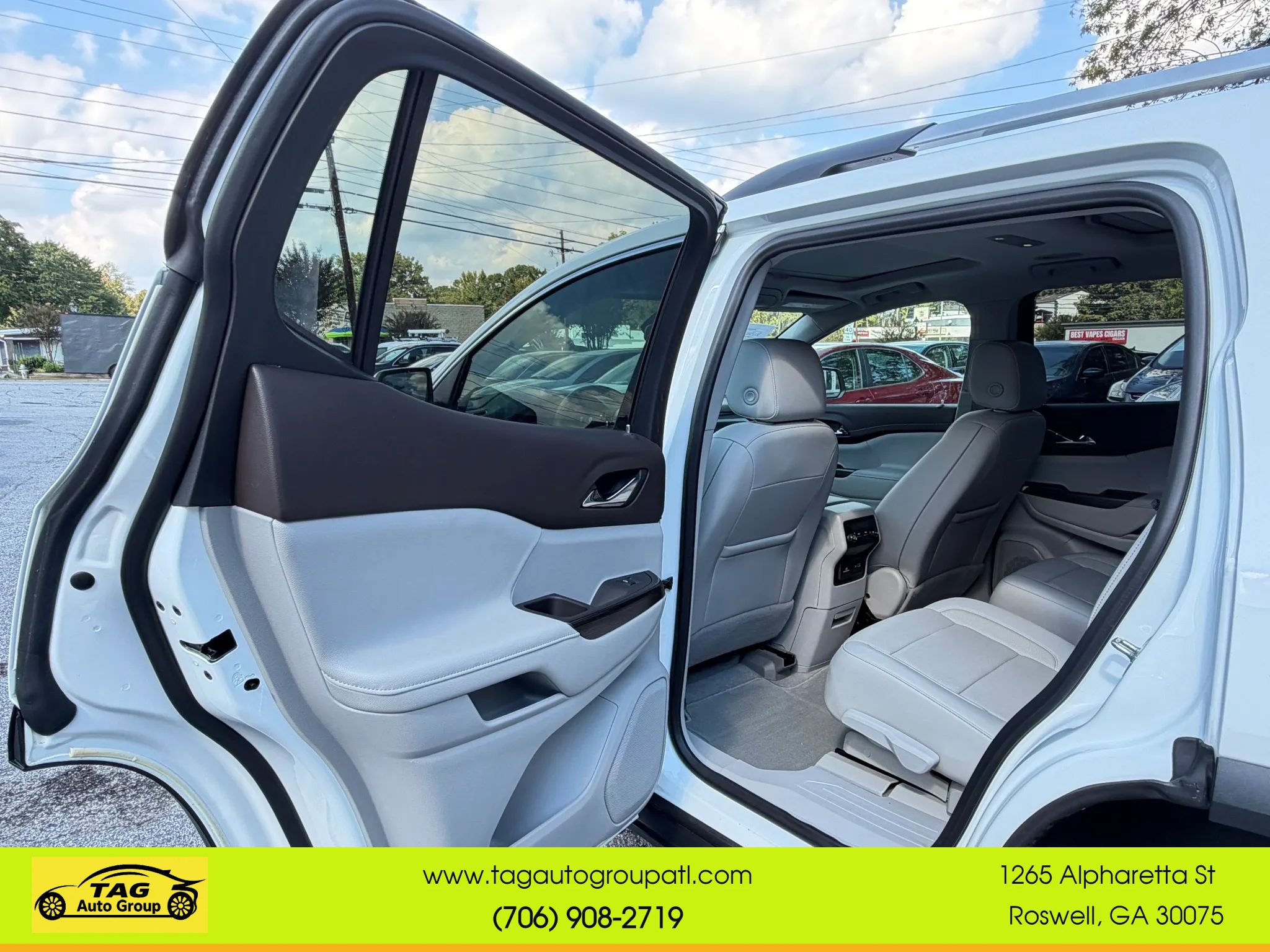 Used 2020 GMC Acadia SLT w/ Driver Alert Package II FWD image 10