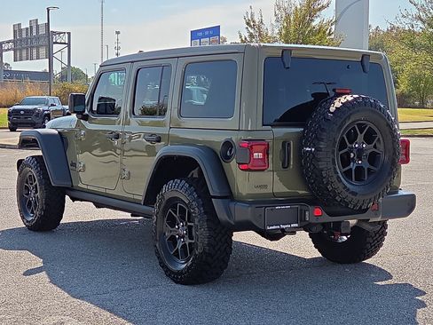 Used 2025 Jeep Wrangler Unlimited Sport AWD/4WD image 4