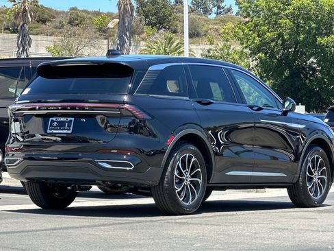 New 2026 Lincoln Nautilus Premier AWD/4WD image 3
