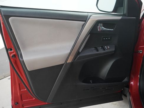 Used 2014 Toyota RAV4 Limited AWD/4WD image 21