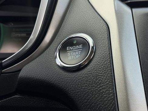 Used 2020 Ford Fusion SE image 18