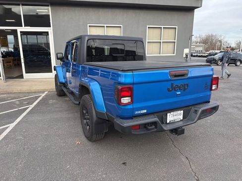 Used 2021 Jeep Gladiator Sport image 13