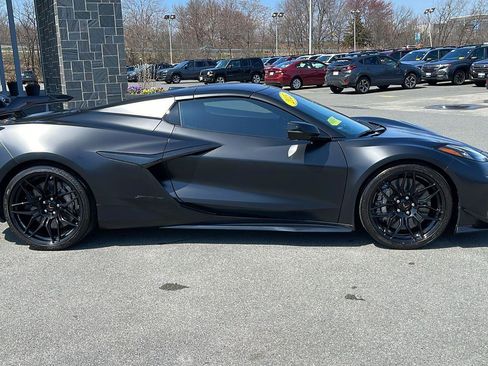Used 2025 Chevrolet Corvette Z06 w/ Z07 Performance Package RWD image 8