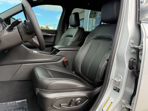 New 2025 Jeep Grand Cherokee L Limited w/ Trailer Tow Package image 2