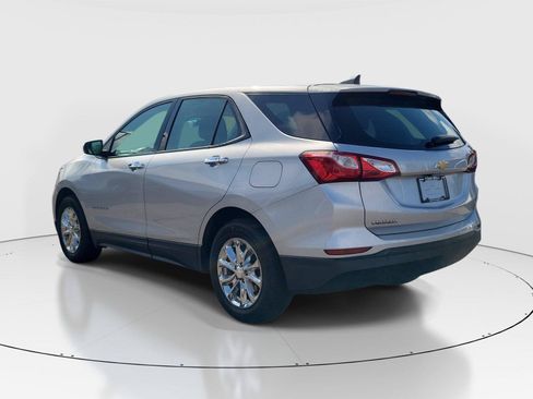 Used 2019 Chevrolet Equinox LS FWD image 3