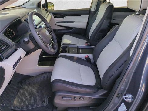 Certified 2026 Honda Odyssey Elite image 17