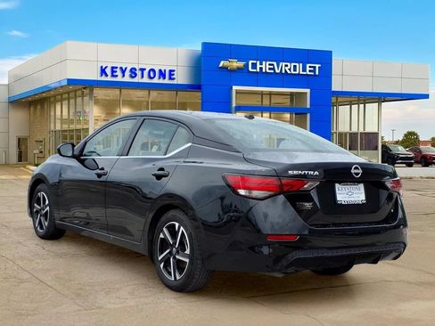 Used 2025 Nissan Sentra SV FWD image 5