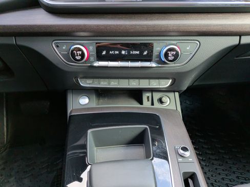 Certified 2023 Audi Q5 2.0T Premium w/ Convenience Package AWD/4WD image 28