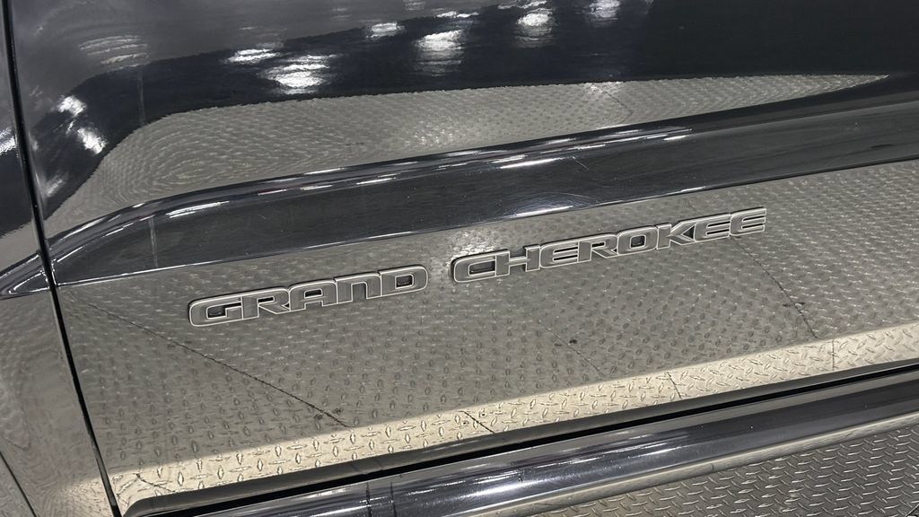 Used 2019 Jeep Grand Cherokee Limited X AWD/4WD image 6