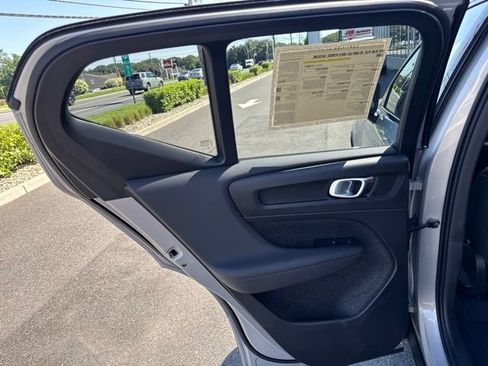Certified 2025 Volvo XC40 B5 Plus AWD/4WD image 16