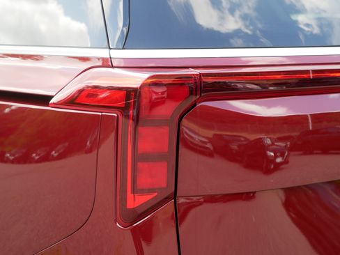 Certified 2026 Kia Carnival FWD image 17