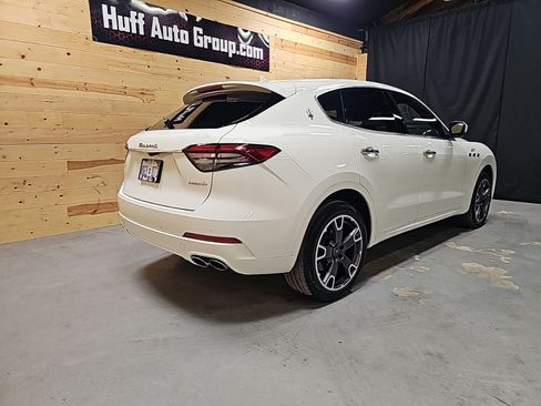 Used 2023 Maserati Levante GT AWD/4WD image 8