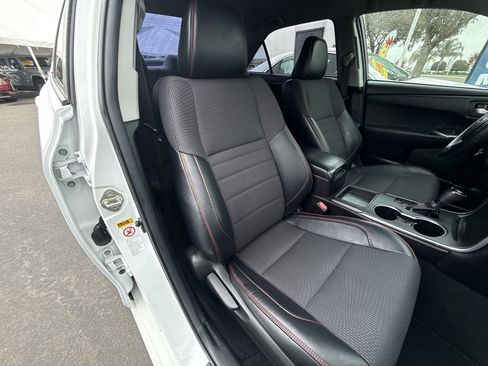 Used 2016 Toyota Camry LE image 23