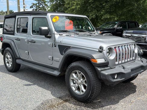 Used 2020 Jeep Wrangler Unlimited Sport AWD/4WD image 3