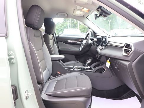 New 2026 Chevrolet TrailBlazer LT w/ Convenience Package AWD/4WD image 33