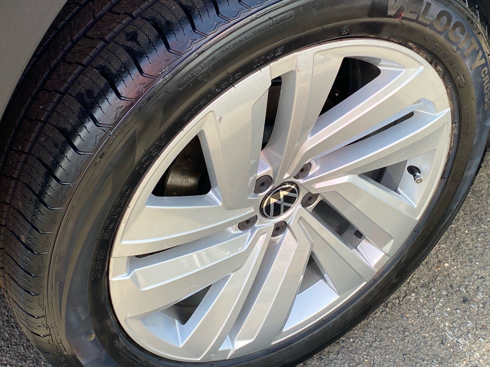 Used 2022 Volkswagen Atlas Cross Sport SE w/ Panoramic Sunroof Package AWD/4WD image 20