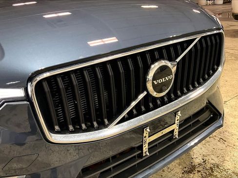 Used 2022 Volvo XC60 B5 Momentum w/ Advanced Package image 29