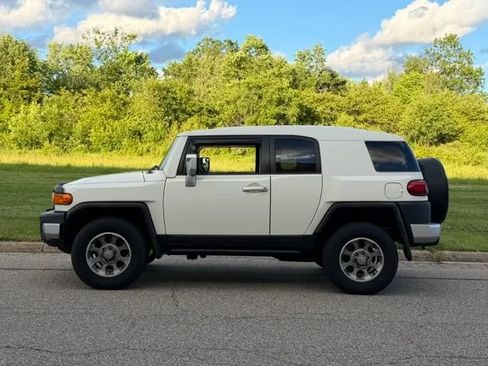 Used 2013 Toyota FJ Cruiser 4WD w/ Convenience Pkg image 23