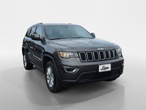 Used 2021 Jeep Grand Cherokee Laredo image 2