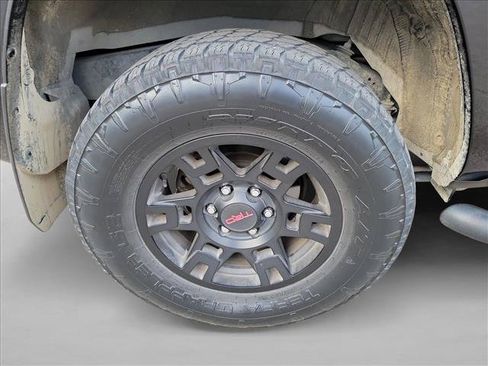 Used 2022 Toyota 4Runner SR5 Premium w/ Moonroof Package AWD/4WD image 11