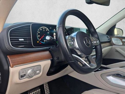Used 2023 Mercedes-Benz GLS 450 4MATIC image 9