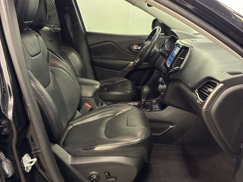 Used 2019 Jeep Cherokee Limited AWD/4WD image 6