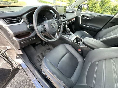 Used 2021 Toyota RAV4 Limited AWD/4WD image 17