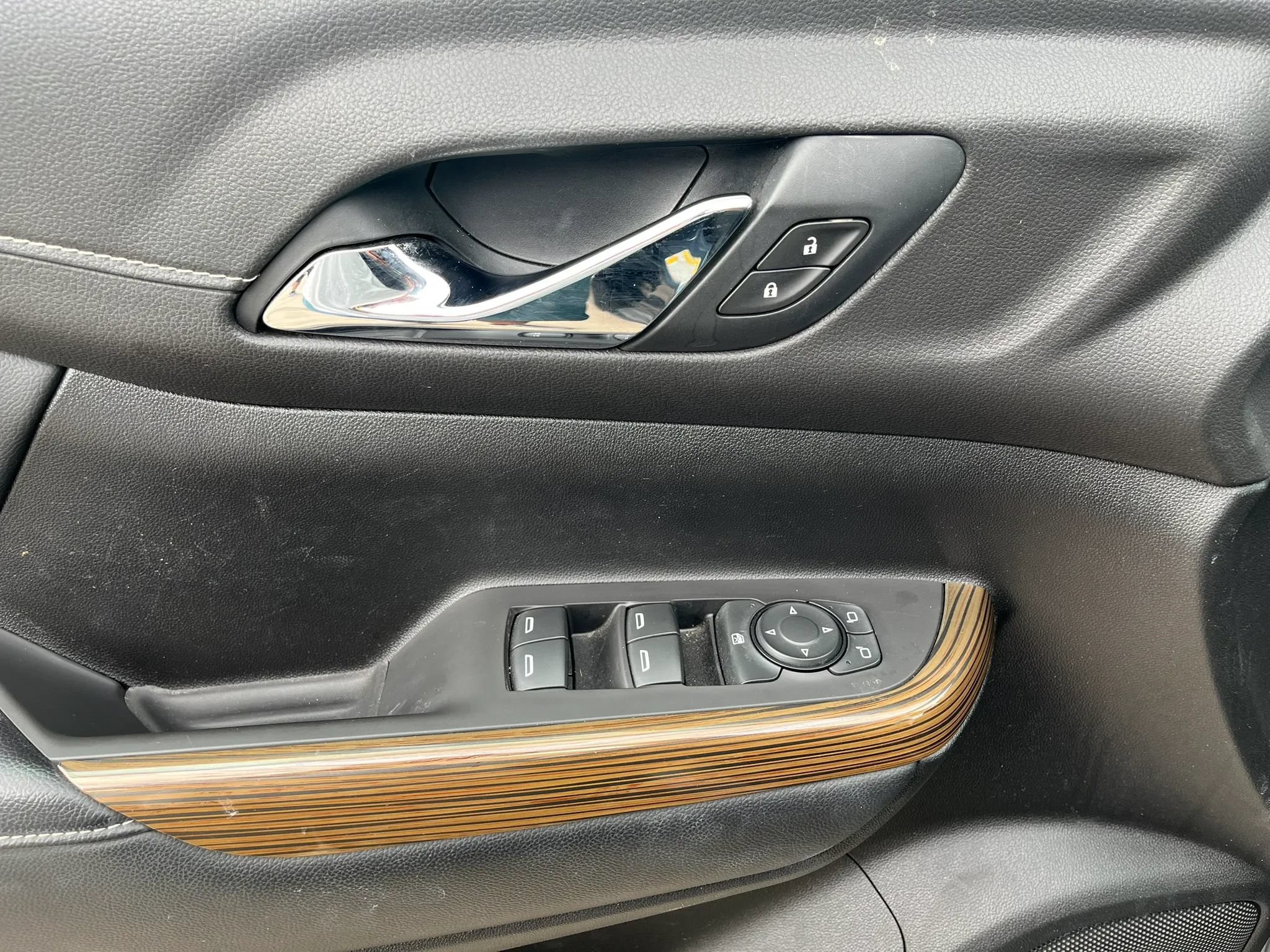 Used 2019 GMC Acadia SLE AWD/4WD image 27