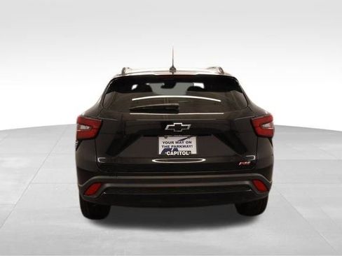 New 2026 Chevrolet Trax RS w/ Sunroof Package image 4