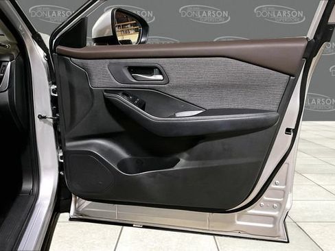 Used 2023 Nissan Rogue SV AWD/4WD image 12