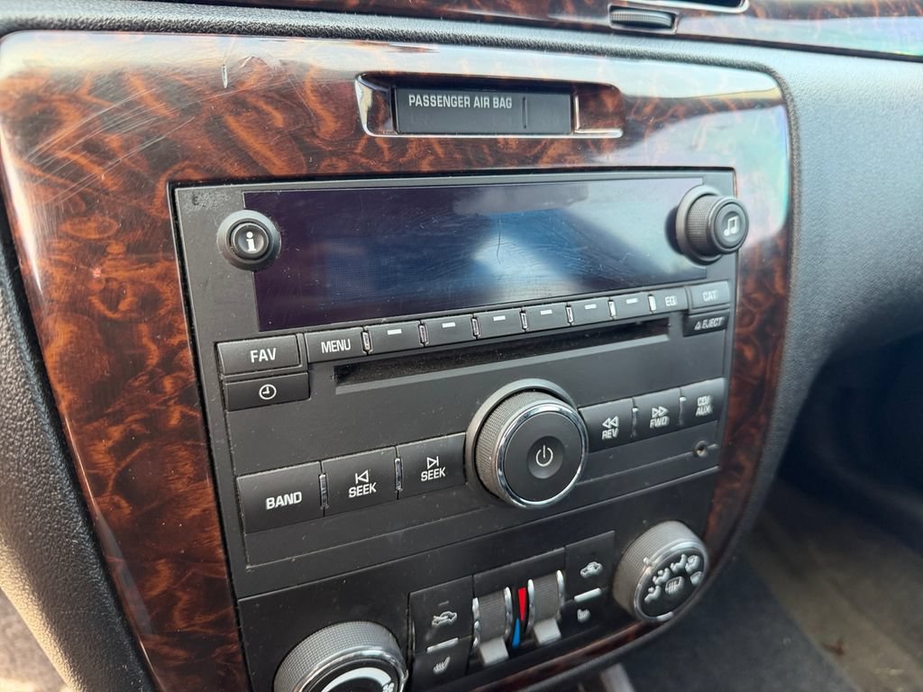 Used 2013 Chevrolet Impala LTZ FWD image 26