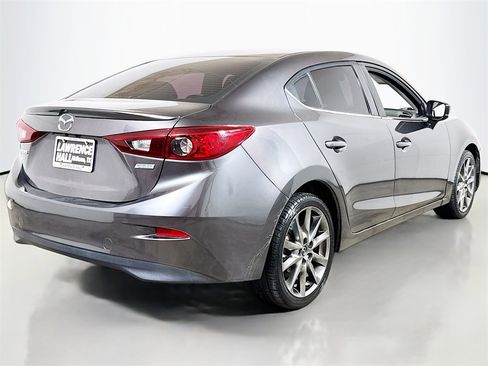 Used 2018 MAZDA MAZDA3 Touring image 4