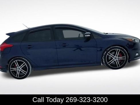 Used 2017 Ford Focus ST w/ Equipment Group 402A image 7