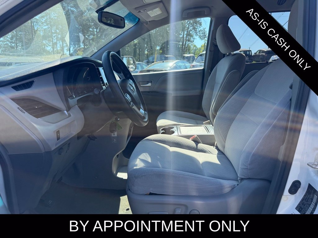 Used 2016 Toyota Sienna LE FWD image 9
