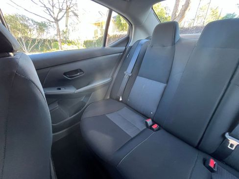 Used 2025 Nissan Sentra SV image 37