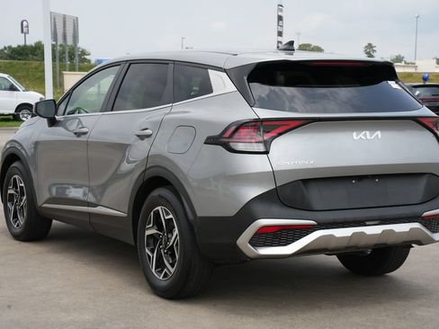 Used 2023 Kia Sportage LX FWD image 4