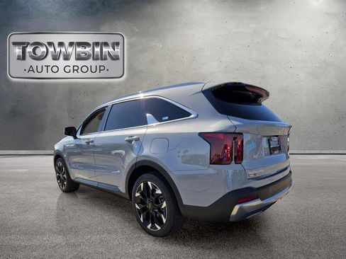Certified 2024 Kia Sorento EX w/ Panoramic Sunroof Package FWD image 7