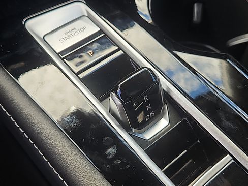 New 2026 Volkswagen Atlas SE image 17