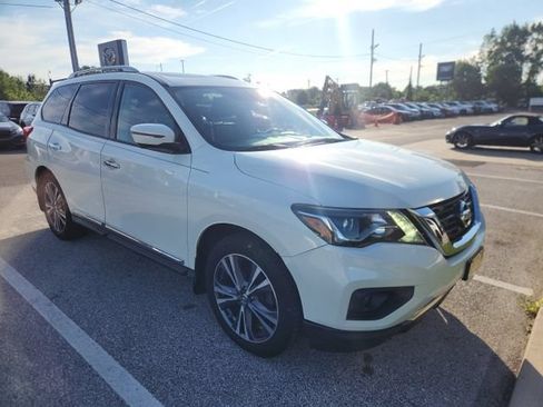 Used 2017 Nissan Pathfinder Platinum w/ Cargo Package AWD/4WD image 7